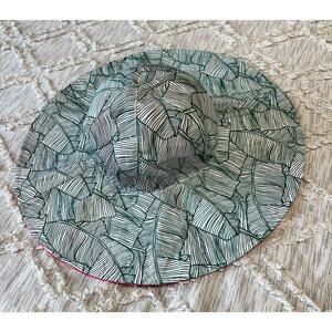 Sage & Emily (One Size) Reversible Hat Green Palm Print / Pink - Travel Friendly